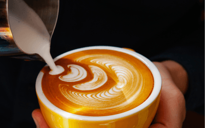 ¿De dónde sale el hábito de ponerle leche al café?